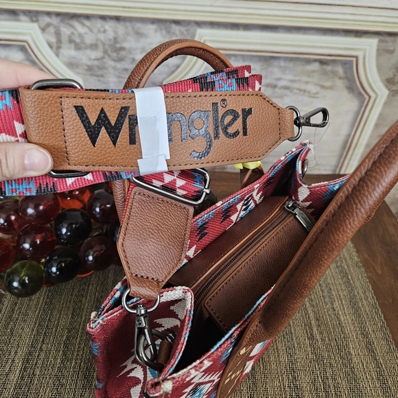 Wrangler Women's Southwestern Burgundy Crossbody Tote Bag WG2203-8120SBDY NWT - Picture 7 of 9